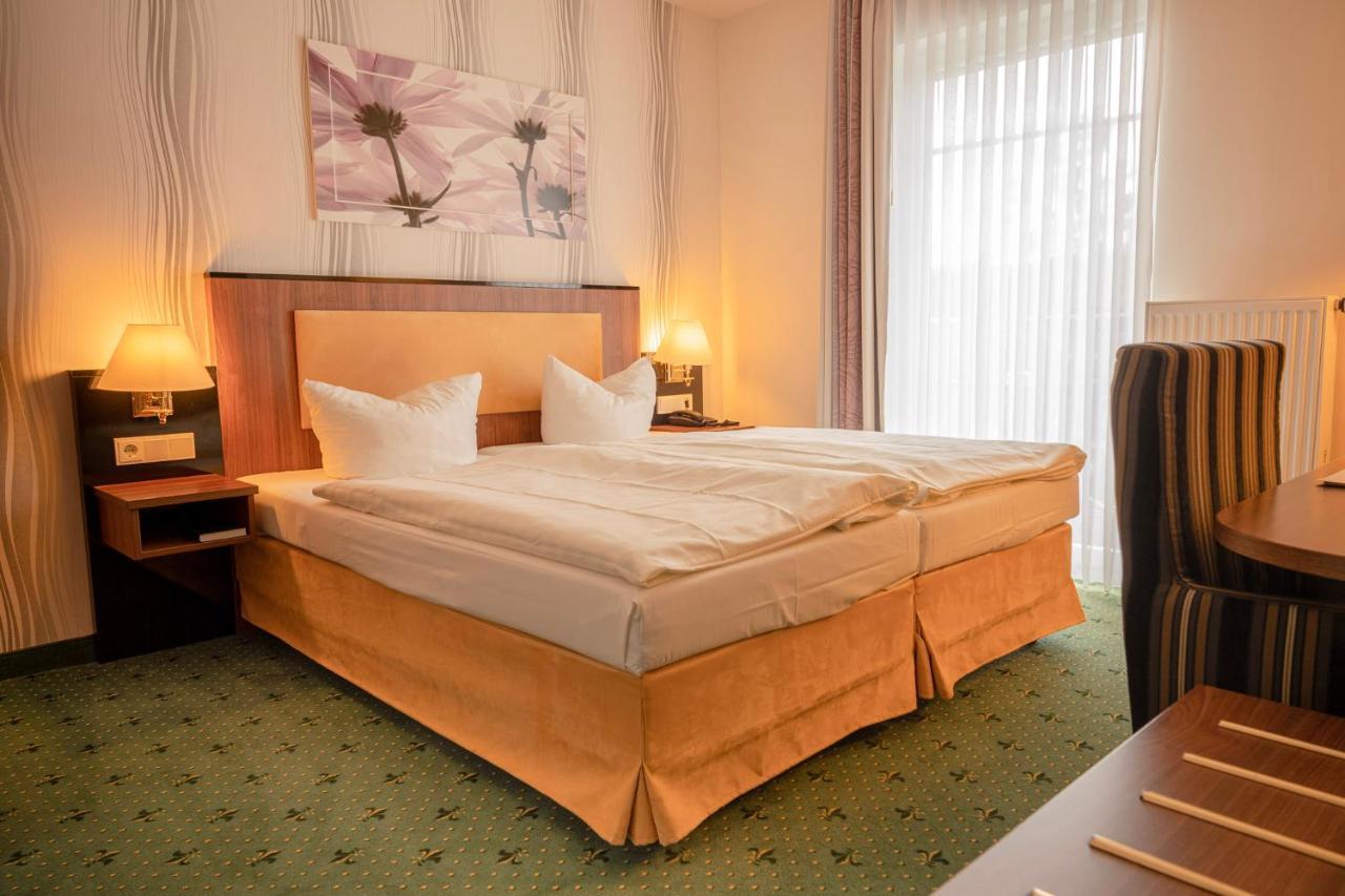 Alte Landratsvilla Hotel Bender Westerburg  Exterior photo