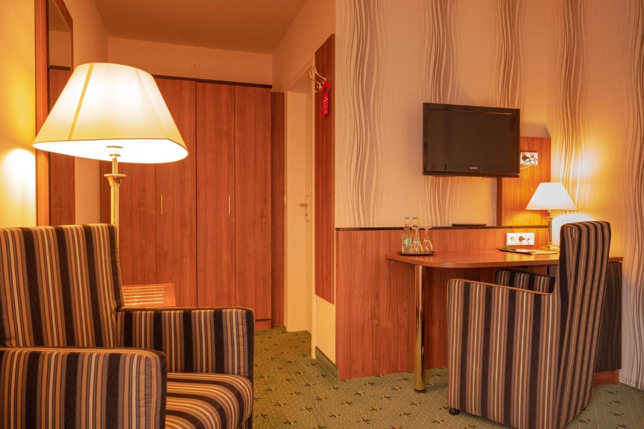 Alte Landratsvilla Hotel Bender Westerburg  Exterior photo