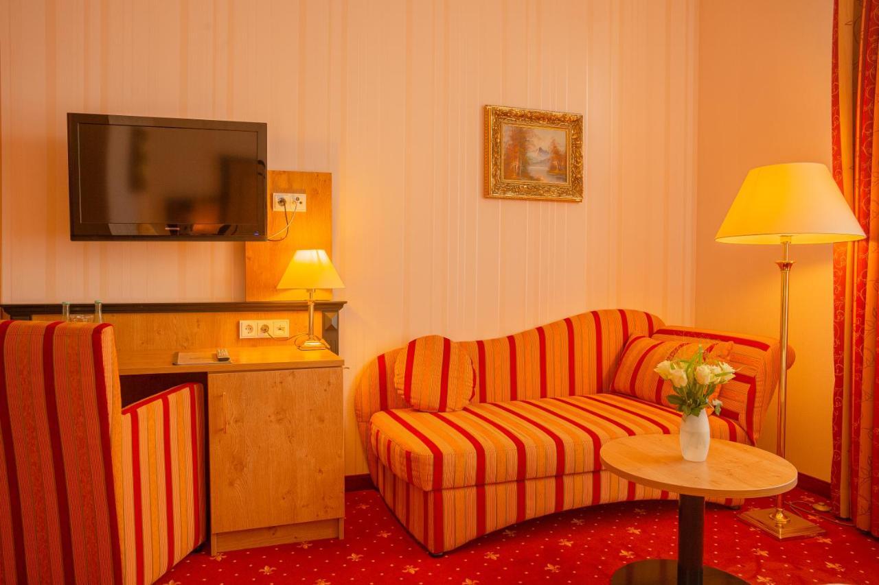 Alte Landratsvilla Hotel Bender Westerburg  Exterior photo
