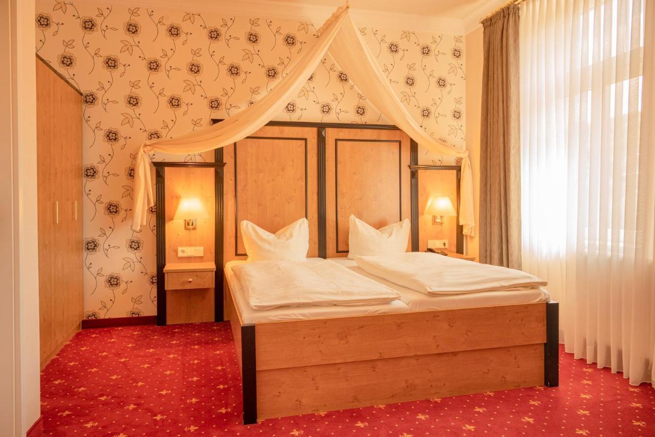 Alte Landratsvilla Hotel Bender Westerburg  Exterior photo